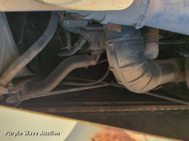 image for item NG9450 1983 AM General M-915-A1 truck cab and chassis