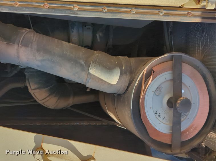 image for item NG9450 1983 AM General M-915-A1 truck cab and chassis