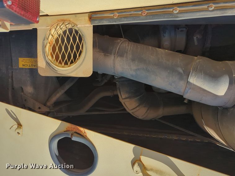 image for item NG9450 1983 AM General M-915-A1 truck cab and chassis