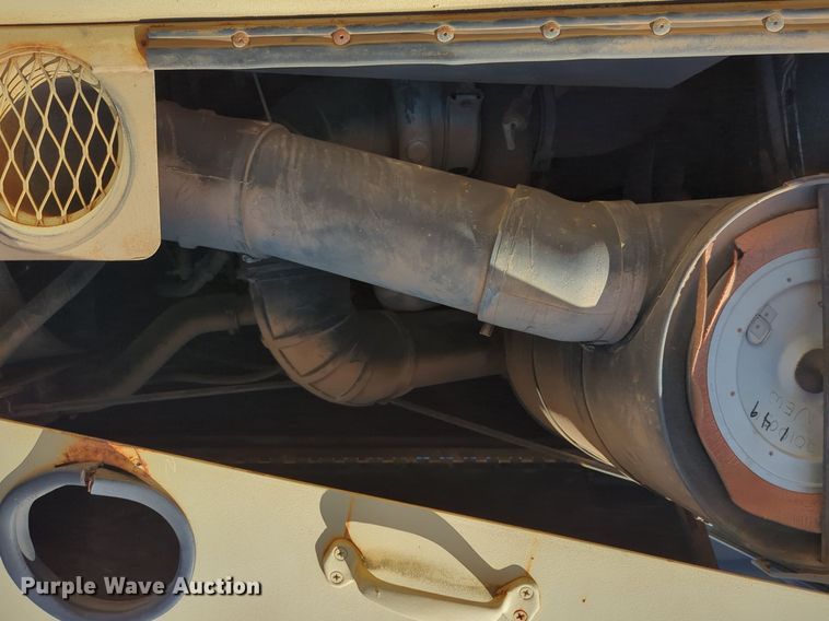 image for item NG9450 1983 AM General M-915-A1 truck cab and chassis