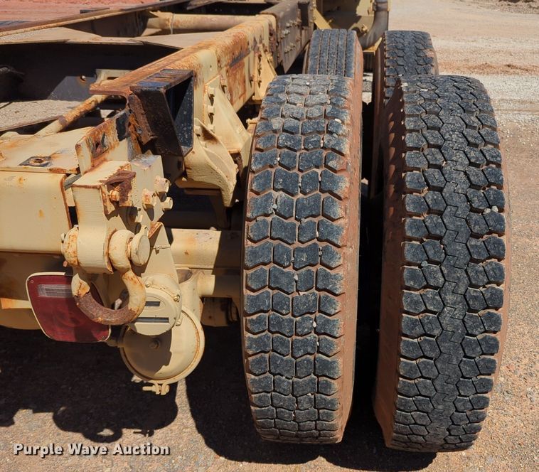 image for item NG9450 1983 AM General M-915-A1 truck cab and chassis