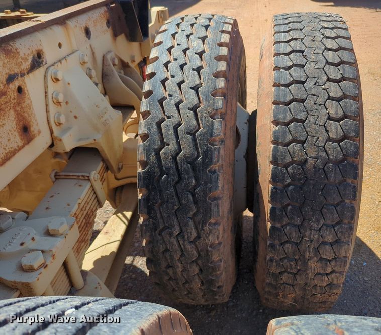 image for item NG9450 1983 AM General M-915-A1 truck cab and chassis