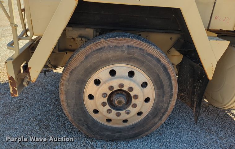 image for item NG9450 1983 AM General M-915-A1 truck cab and chassis