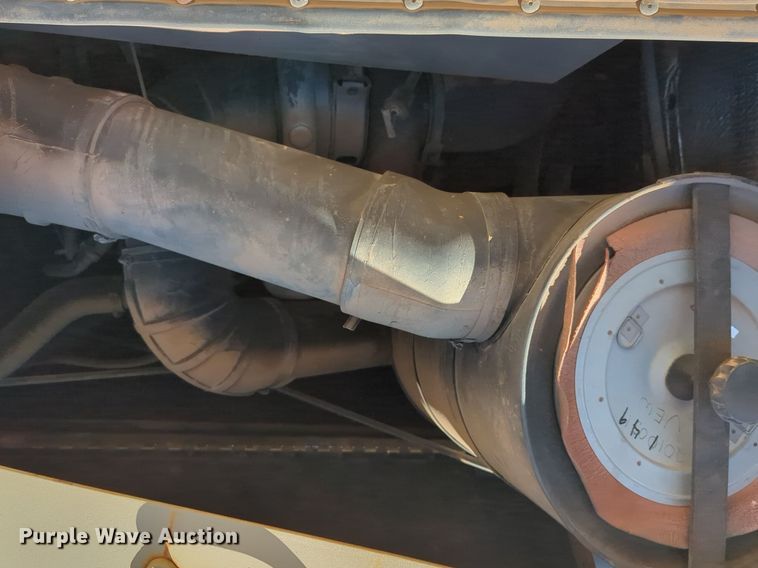 image for item NG9450 1983 AM General M-915-A1 truck cab and chassis