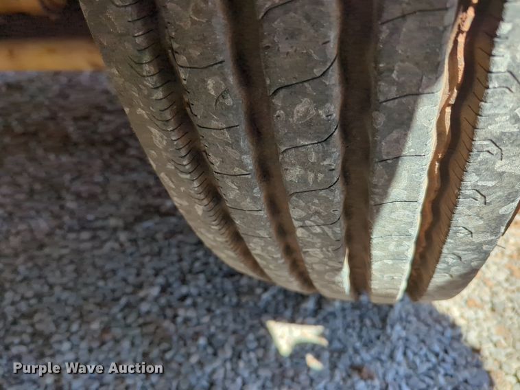 image for item NG9450 1983 AM General M-915-A1 truck cab and chassis