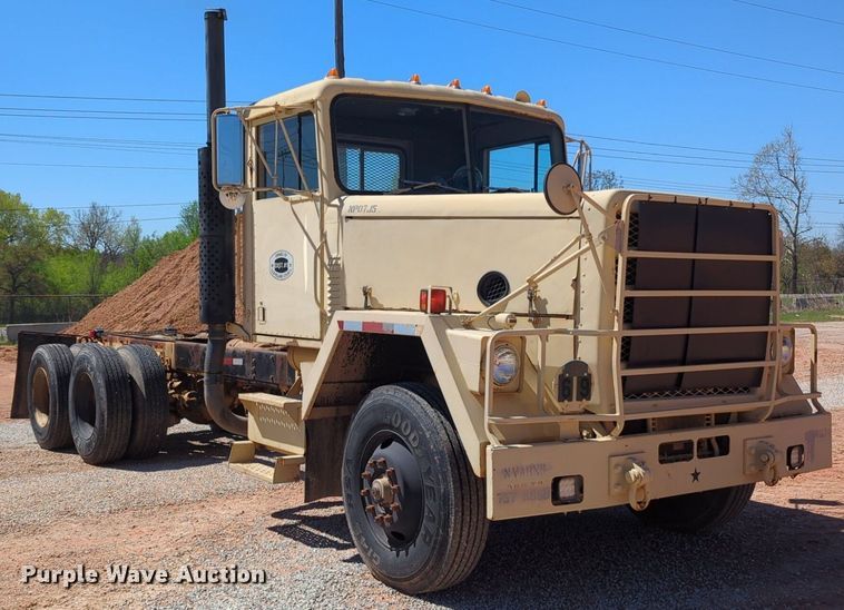 image for item NG9451 1984 AM General M-915-A1 truck cab and chassis