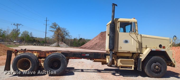 image for item NG9451 1984 AM General M-915-A1 truck cab and chassis