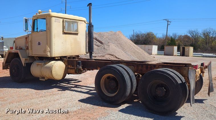 image for item NG9451 1984 AM General M-915-A1 truck cab and chassis