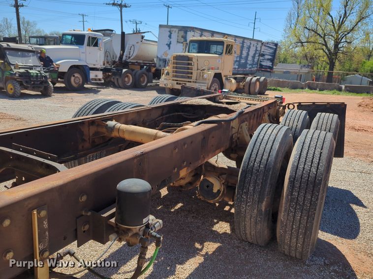 image for item NG9451 1984 AM General M-915-A1 truck cab and chassis