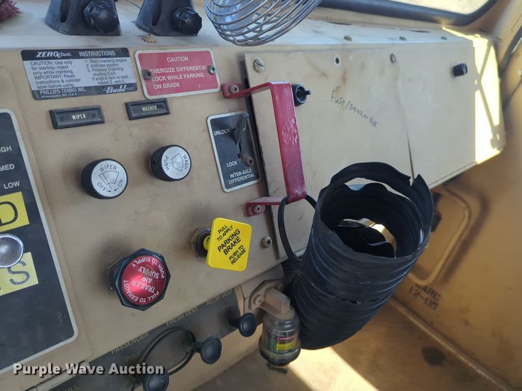 image for item NG9451 1984 AM General M-915-A1 truck cab and chassis