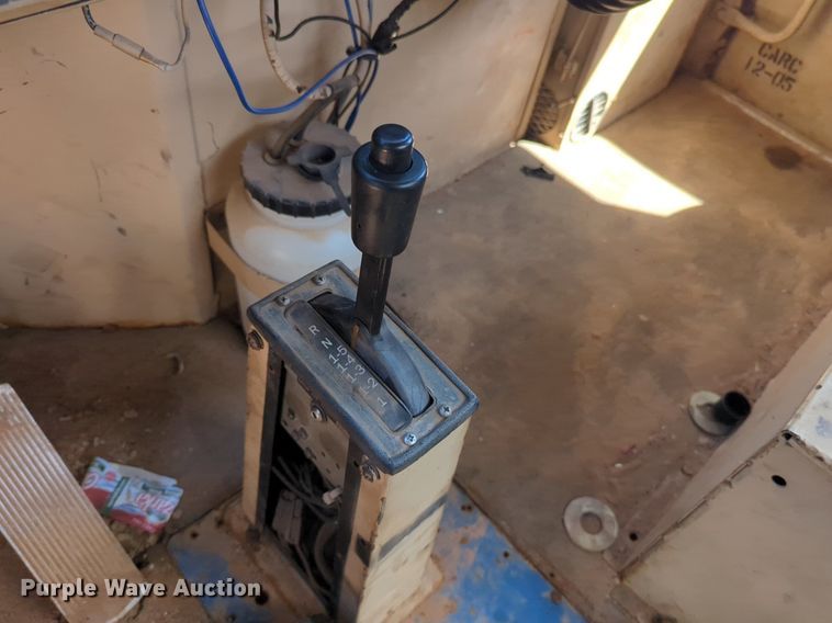 image for item NG9451 1984 AM General M-915-A1 truck cab and chassis