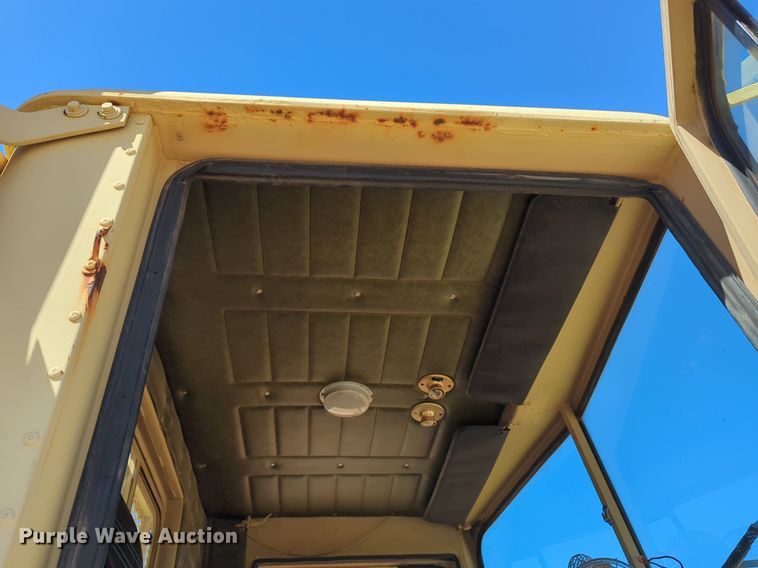 image for item NG9451 1984 AM General M-915-A1 truck cab and chassis