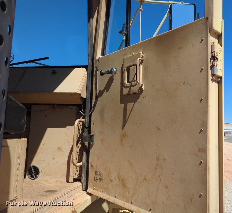 image for item NG9451 1984 AM General M-915-A1 truck cab and chassis