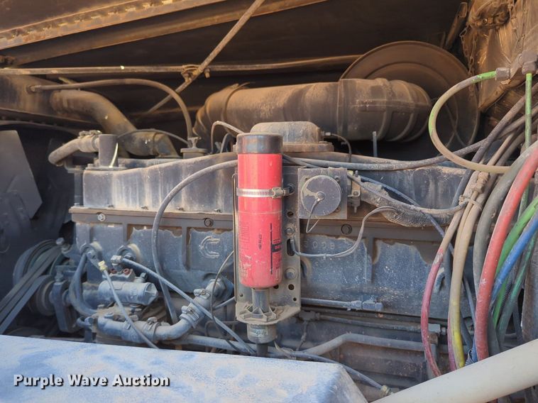 image for item NG9451 1984 AM General M-915-A1 truck cab and chassis