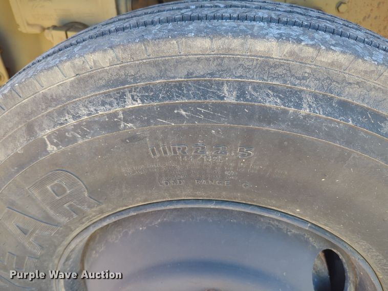 image for item NG9451 1984 AM General M-915-A1 truck cab and chassis