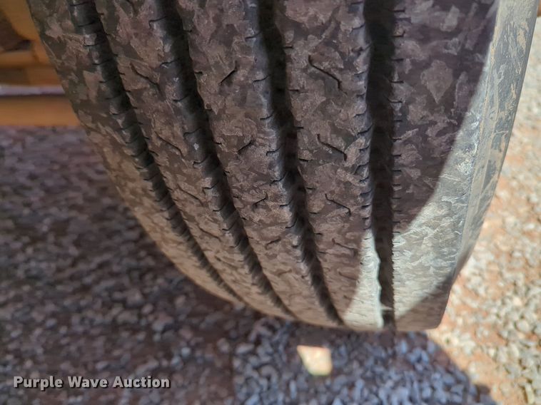 image for item NG9451 1984 AM General M-915-A1 truck cab and chassis