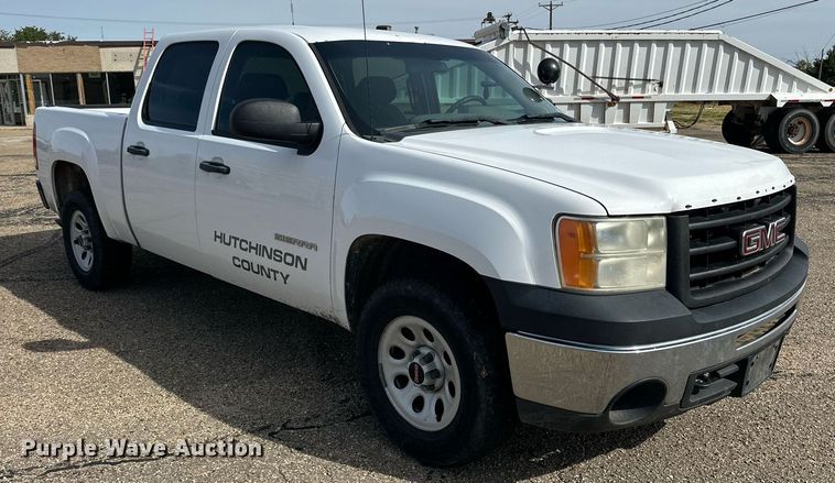 image for item NQ9001 2011 GMC Sierra 1500 Crew Cab pickup truck