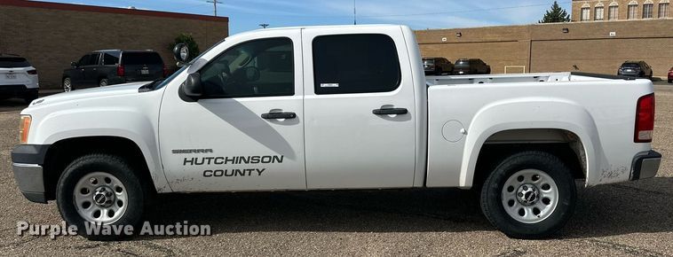 image for item NQ9001 2011 GMC Sierra 1500 Crew Cab pickup truck