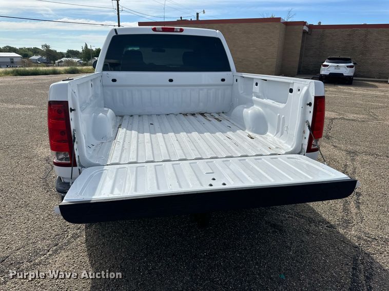 image for item NQ9001 2011 GMC Sierra 1500 Crew Cab pickup truck