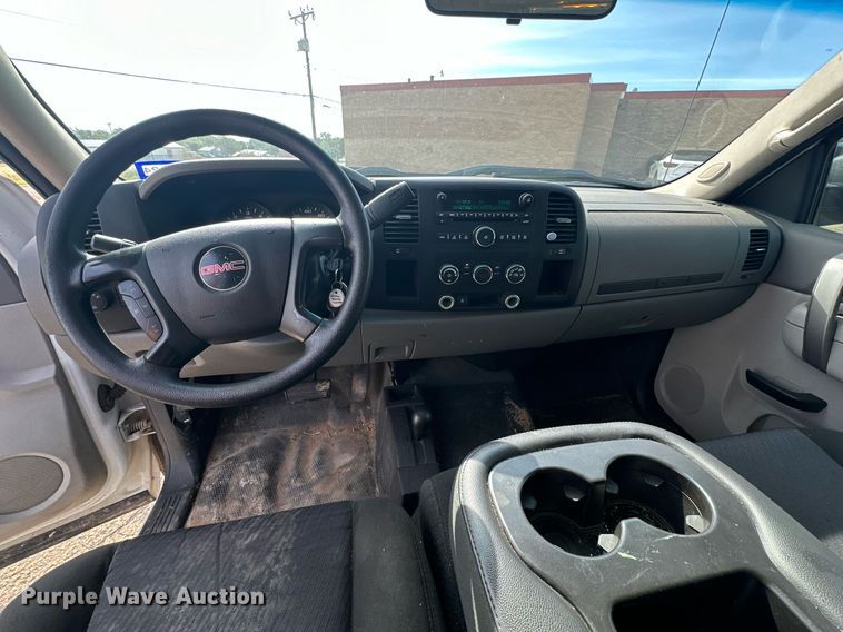 image for item NQ9001 2011 GMC Sierra 1500 Crew Cab pickup truck