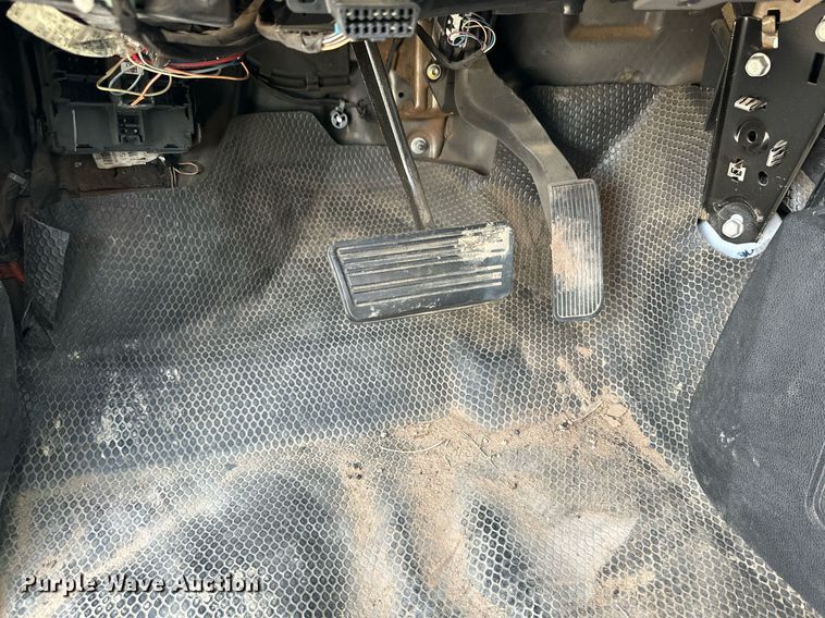 image for item NQ9001 2011 GMC Sierra 1500 Crew Cab pickup truck