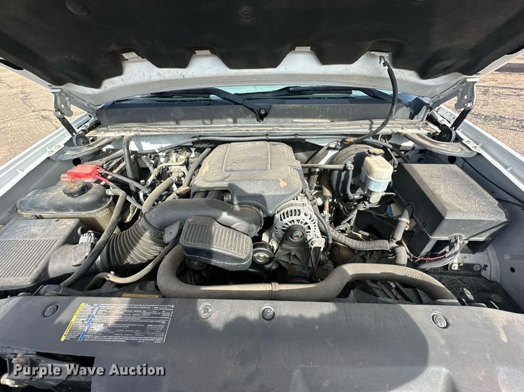 image for item NQ9001 2011 GMC Sierra 1500 Crew Cab pickup truck