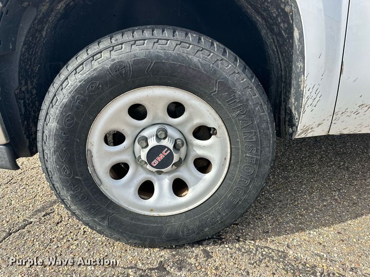 image for item NQ9001 2011 GMC Sierra 1500 Crew Cab pickup truck