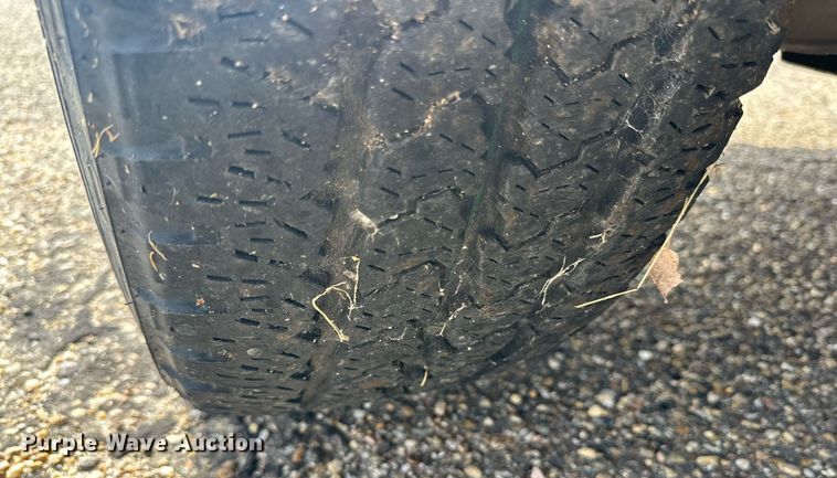 image for item NQ9001 2011 GMC Sierra 1500 Crew Cab pickup truck