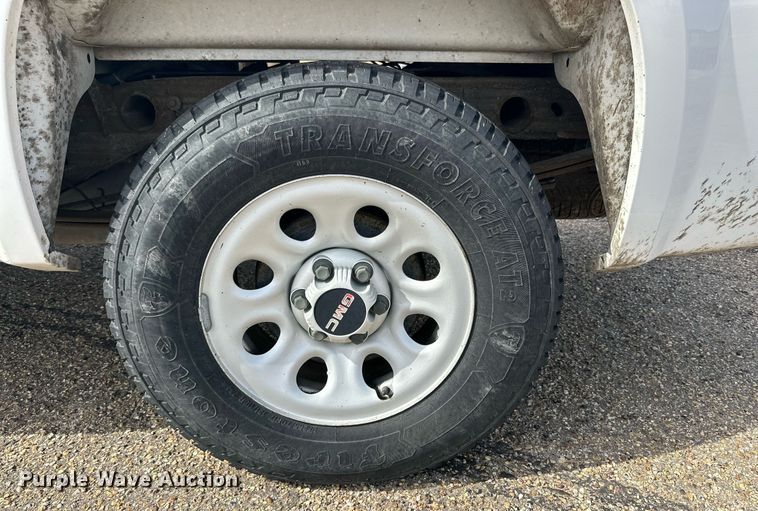 image for item NQ9001 2011 GMC Sierra 1500 Crew Cab pickup truck