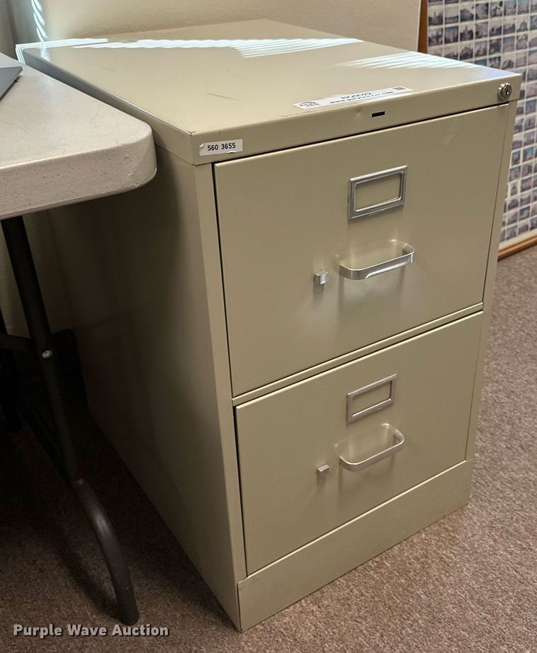 image for item NQ9022 (2) filing cabinets