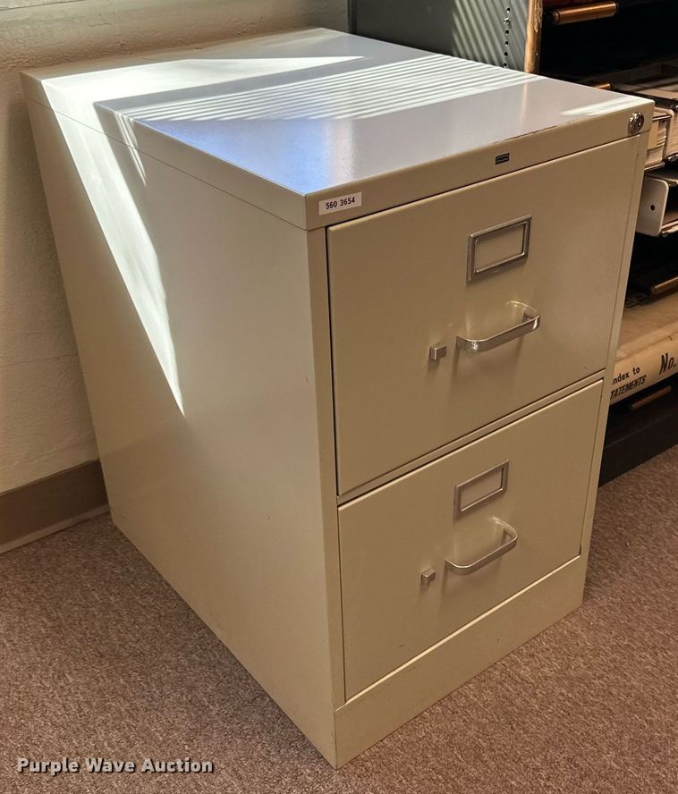 image for item NQ9022 (2) filing cabinets