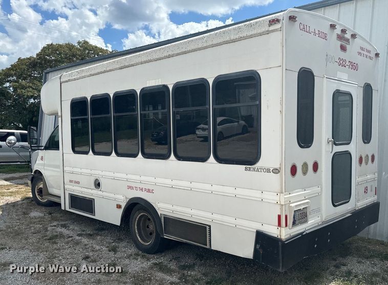 image for item NQ9769 2010 Chevrolet  Express 3500 shuttle bus