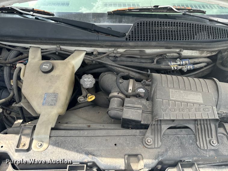 image for item NQ9769 2010 Chevrolet  Express 3500 shuttle bus