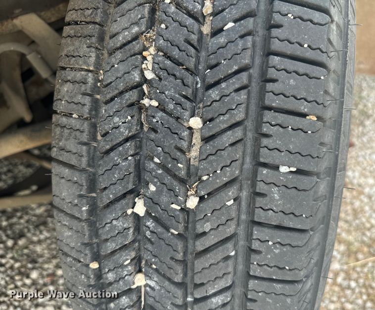 image for item NQ9769 2010 Chevrolet  Express 3500 shuttle bus