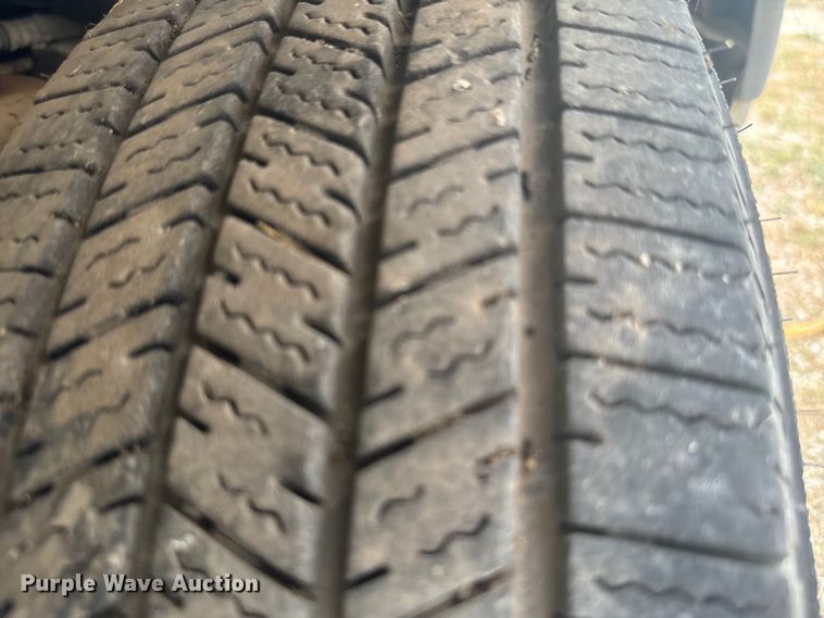 image for item NQ9769 2010 Chevrolet  Express 3500 shuttle bus