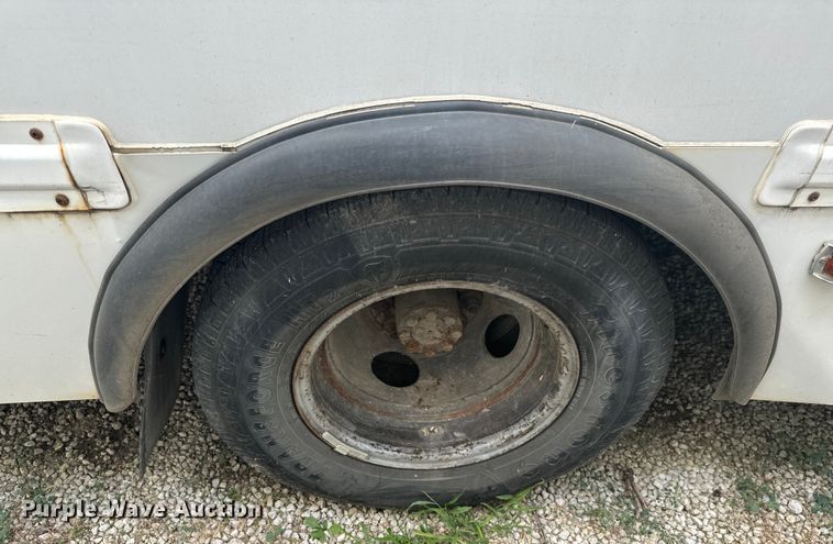 image for item NQ9769 2010 Chevrolet  Express 3500 shuttle bus