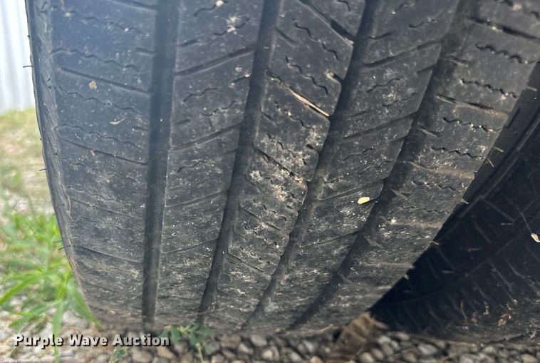 image for item NQ9769 2010 Chevrolet  Express 3500 shuttle bus