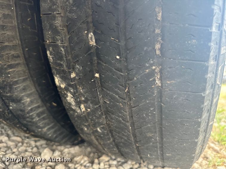 image for item NQ9769 2010 Chevrolet  Express 3500 shuttle bus