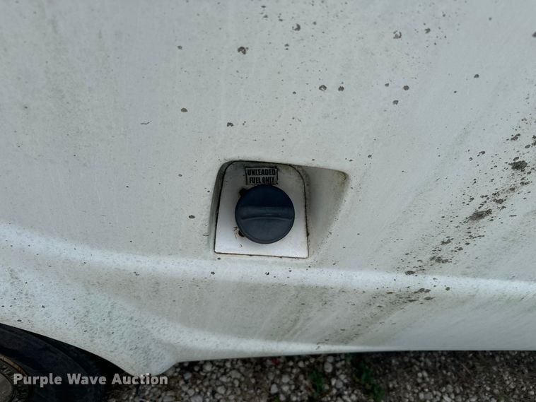 image for item NQ9771 2009 Ford E450 Super Duty shuttle bus