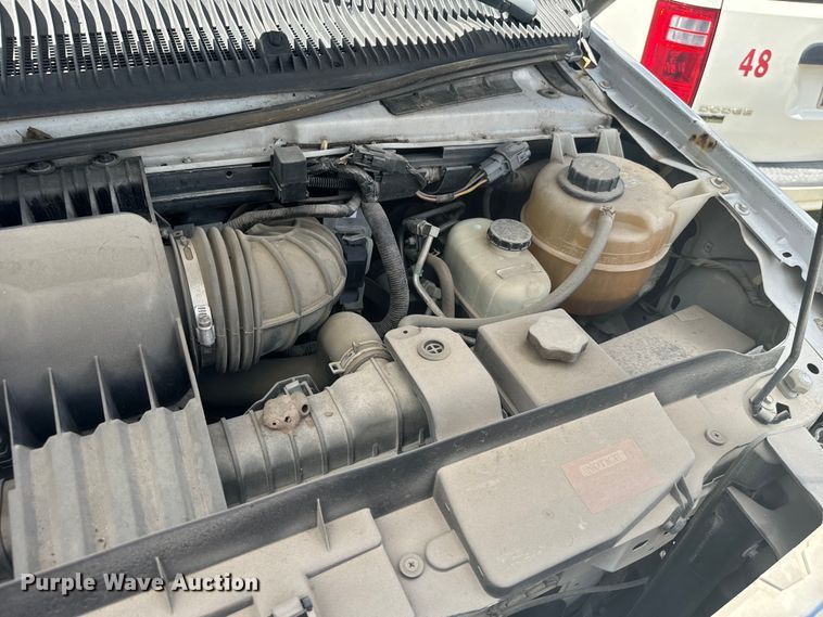 image for item NQ9771 2009 Ford E450 Super Duty shuttle bus