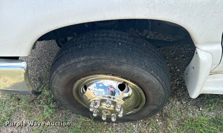 image for item NQ9771 2009 Ford E450 Super Duty shuttle bus