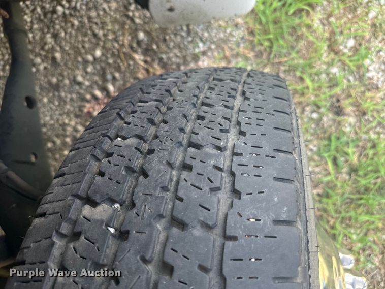 image for item NQ9771 2009 Ford E450 Super Duty shuttle bus