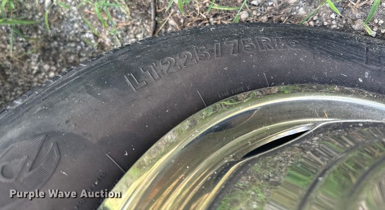 image for item NQ9771 2009 Ford E450 Super Duty shuttle bus