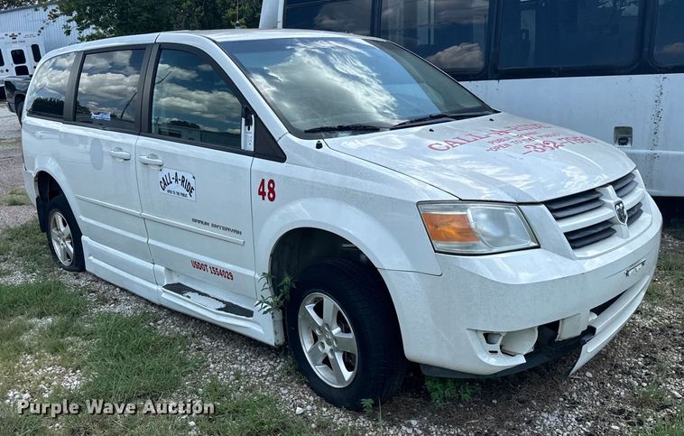 image for item NQ9772 2010 Dodge Grand Caravan  van