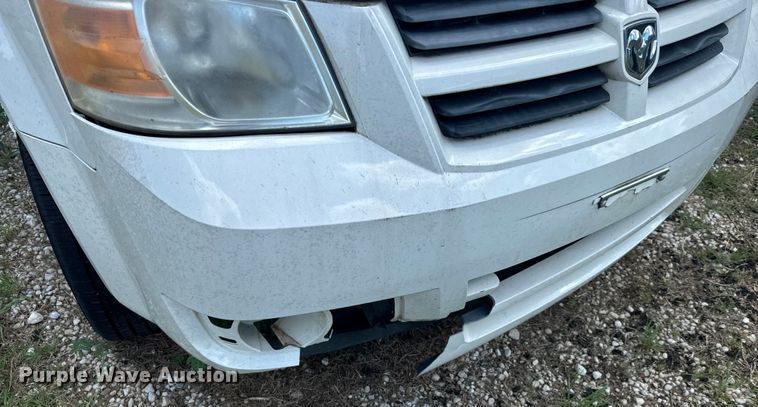 image for item NQ9772 2010 Dodge Grand Caravan  van