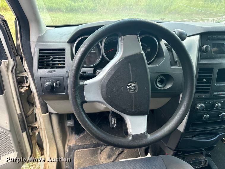 image for item NQ9772 2010 Dodge Grand Caravan  van