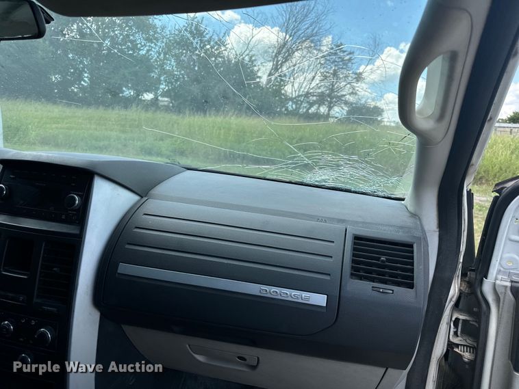 image for item NQ9772 2010 Dodge Grand Caravan  van