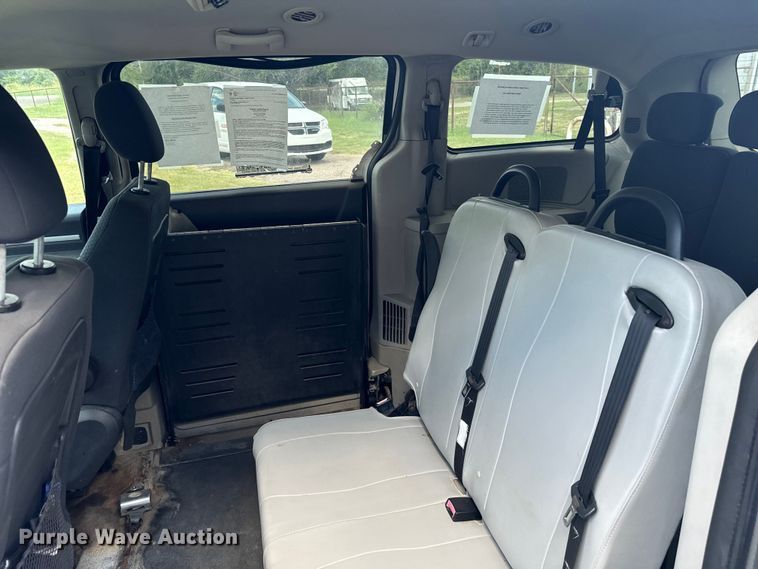 image for item NQ9772 2010 Dodge Grand Caravan  van