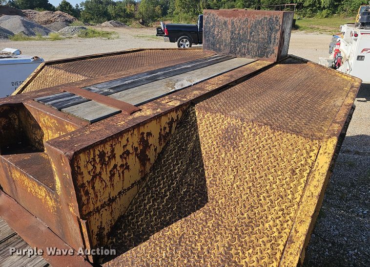 image for item NX9297 1978 Alabama Trailer  MTSH025AW drop tilt deck equipment trailer