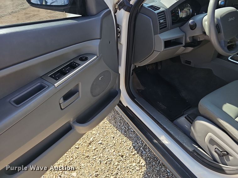 image for item NX9301 2007 Jeep  Grand Cherokee Laredo SUV